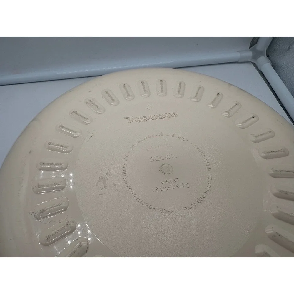 Tupperware vintage microwave
